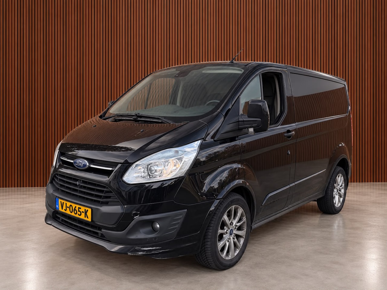 Ford Transit Custom - 290 2.2 TDCI 155 PK Sport | Camera | Navigatie | Elek stoelen | Cruise control | Trekhaak - AutoWereld.nl