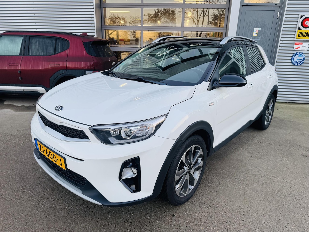 Kia Stonic - 1.0 T-GDi DynamicLine Navi | DAB | Camera | Cruise | Dealeronderhouden - AutoWereld.nl