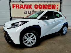 Toyota Aygo X - 1.0 VVT-i 72PK S-CVT Play + Keyless|Stoelverw.|LED|Camera|Climate|Adaptive Cruise|Apple|An