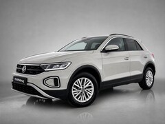 Volkswagen T-Roc - 1.0 TSI Life / App connect / Parkeersensoren V+A / Lichtmetaal 16 inch /