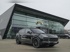 Porsche Cayenne - S 2.9 S 441pk Panoramadak Trekhaak elektrisch Comfortstoelen Black edition Luchtvering DAB