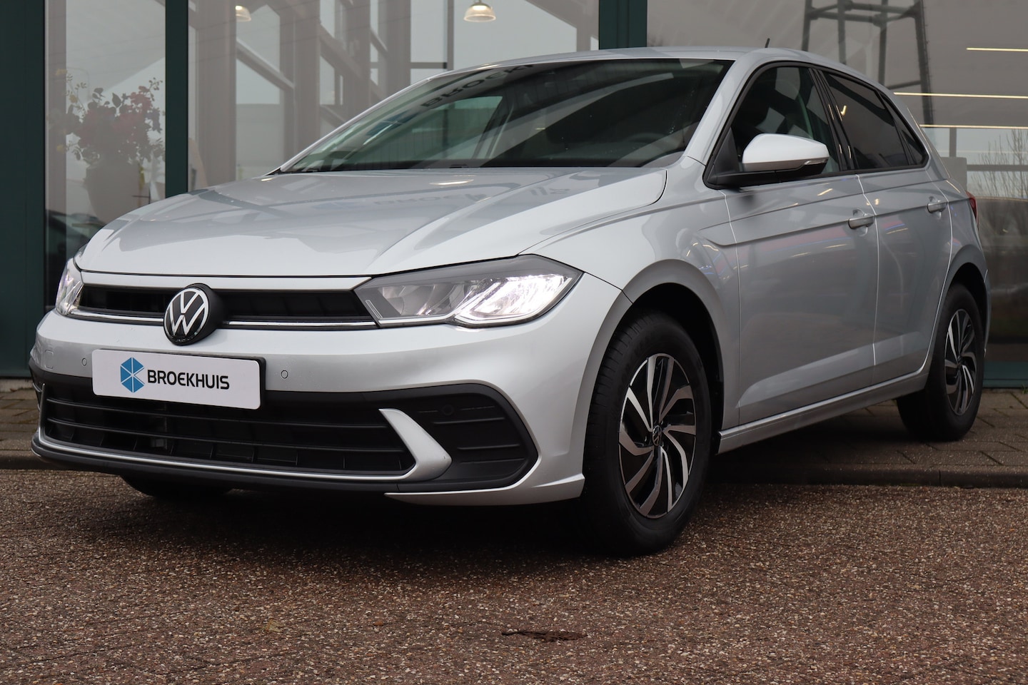Volkswagen Polo - Life Edition | 'App-Connect' smartphone integratie | Airconditioning automatisch (Climatro - AutoWereld.nl