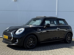 MINI 3-Deurs - 1.5 Cooper Pepper Serious Business / Stoelverwarming voor / Navigatie / Parkeersensoren ac