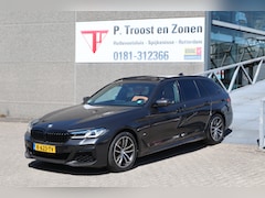 BMW 5-serie Touring - 520i High Executive M Sport | Facelift | Panoramadak | Luxe lederen bekleding | Laser-LED