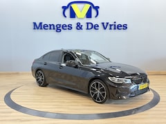 BMW 3-serie - 320i High Executive Airco ECC | Sfeer | Keyless | 19 Inch | Apple Carplay | HiFI | Isofix