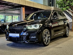 BMW X1 - xDrive25e High Executive M-Sport | Panorama | 19” | Leder | HUD | Camera