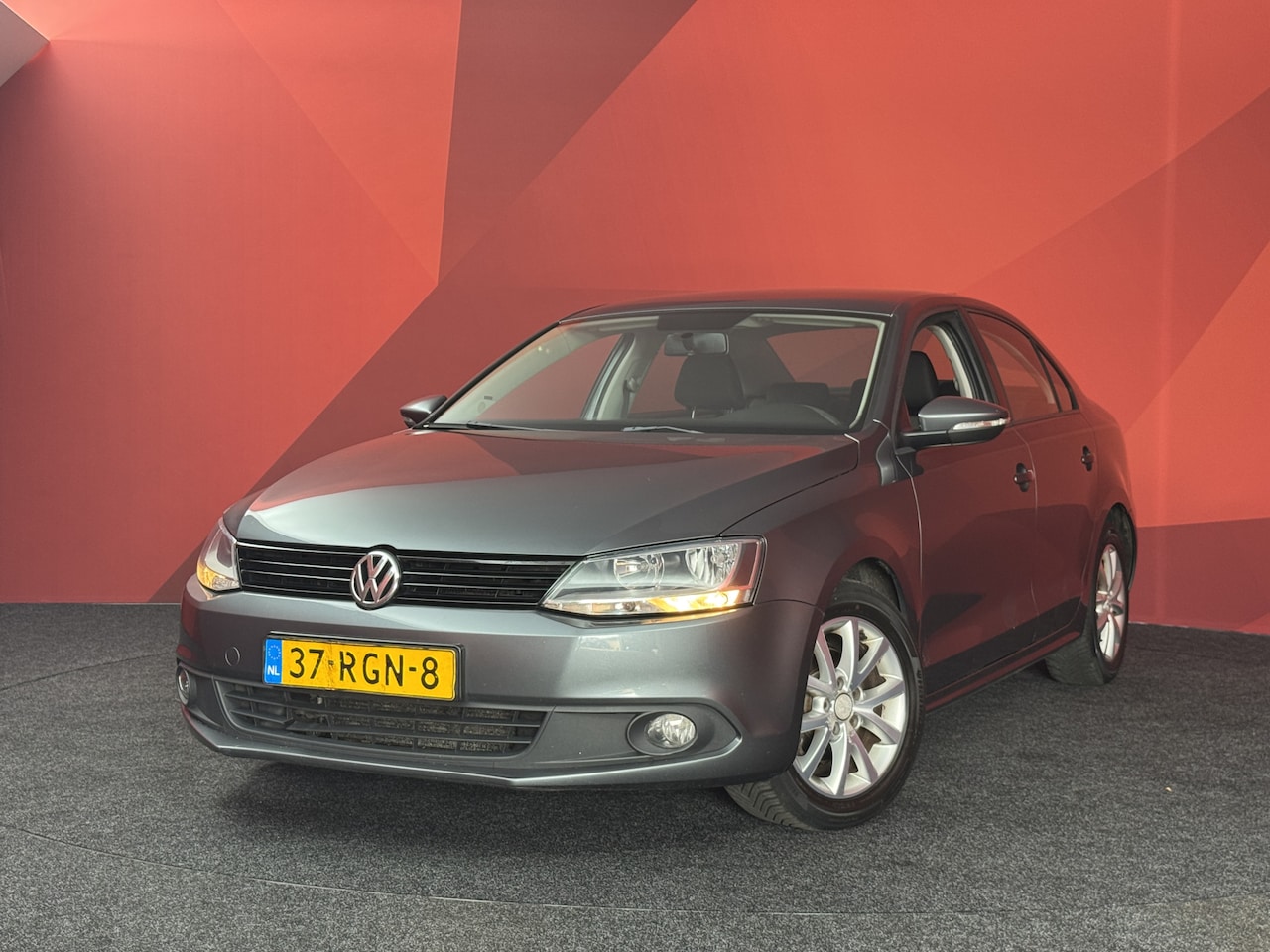 Volkswagen Jetta - 1.2 TSI Trendline | Navigatie | Airco | Cruise Control | APK 26-06-2027 - AutoWereld.nl