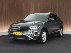 Volkswagen T-Roc - 1.0 TSI 110pk Style Trekhaak LED Virtual Cockpit Navigatie