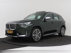BMW X1 - SDrive18i X-line | Panoramadak | 360-camera | Leer | Sportstoelen | Individual 20 inch vel