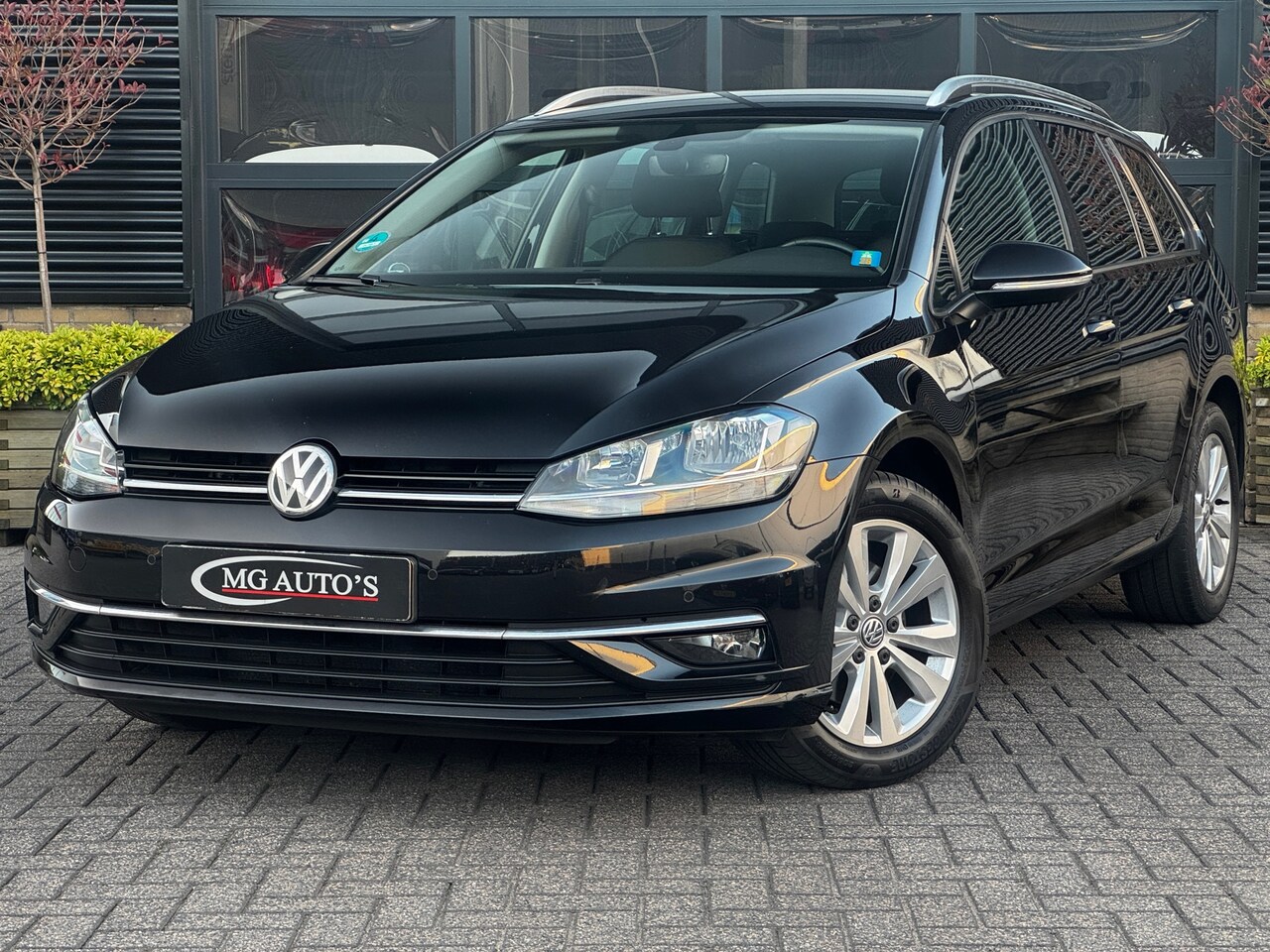 Volkswagen Golf Variant - 1.0 TSI Comfortline Business | Trekhaak | Eerste Eigenaar | Adaptive Cruise Control | Navi - AutoWereld.nl