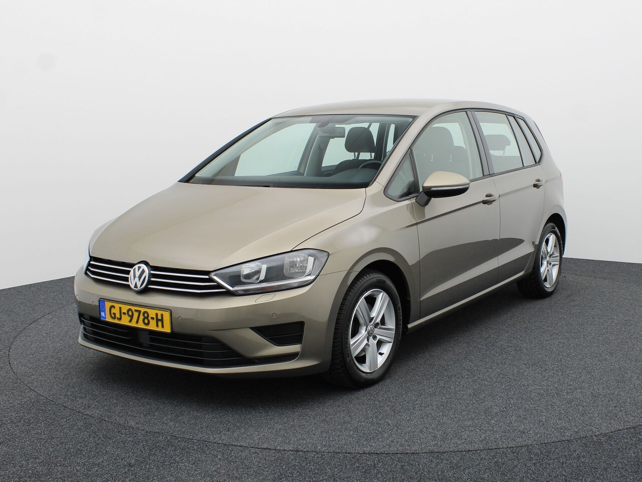 Volkswagen Golf Sportsvan - 1.2 TSI Comfortline | PDC | Trekhaak | LMV | Stoelverwarming | Prijs Rijklaar !! - AutoWereld.nl