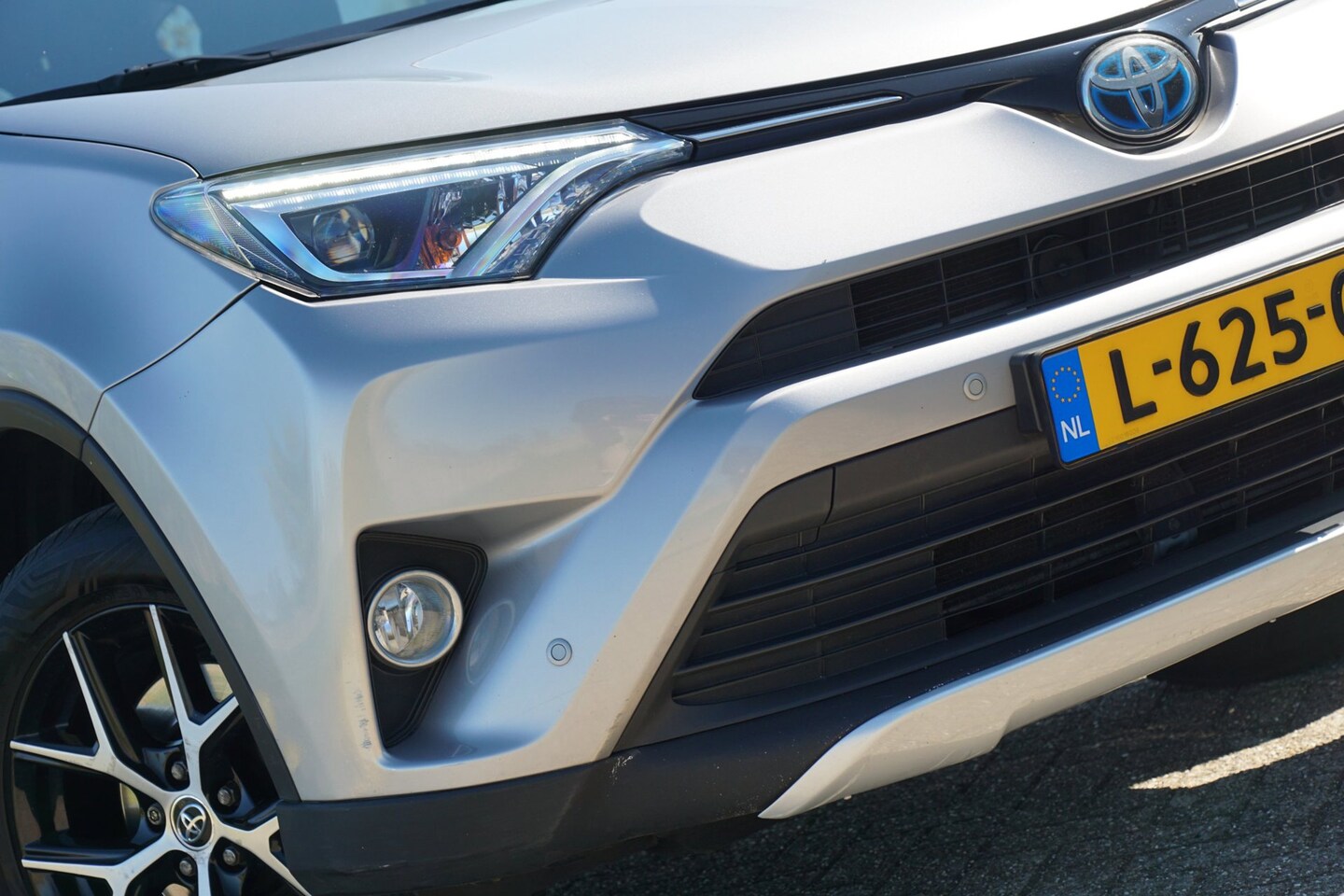 Toyota RAV4 - 2.5 Hybrid Style - Silver Sky - Compleet onderhouden - Chique - AutoWereld.nl