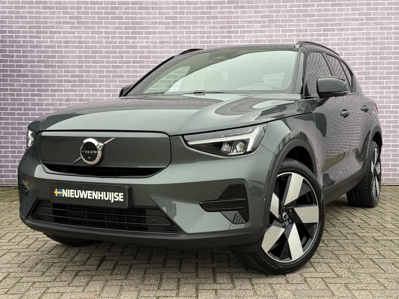 Volvo EX40 - Single motor Ext. Range Ultra Europa | Getint glas | Nubuck | Panoramadak | Harman/Kardon - AutoWereld.nl