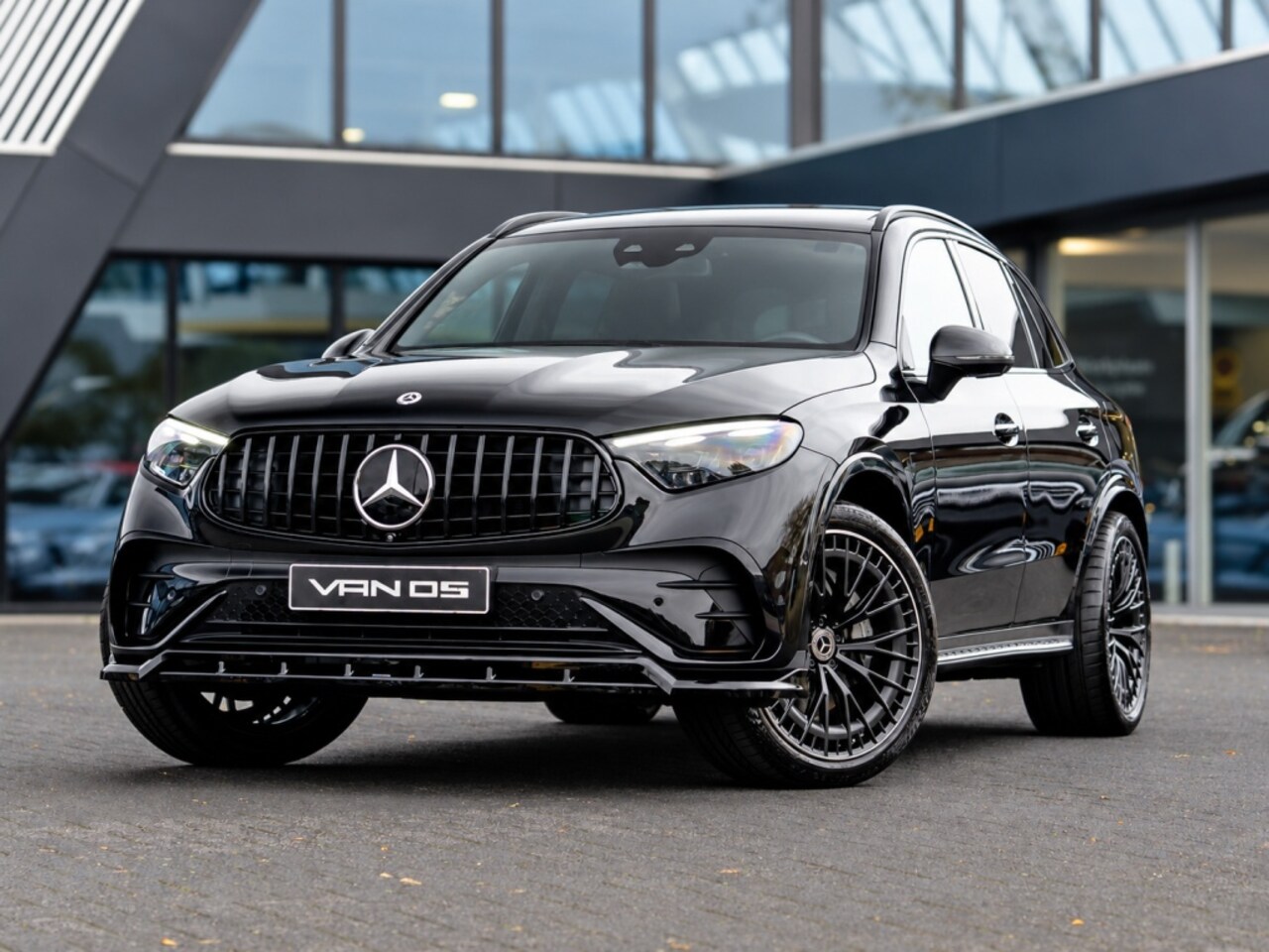 Mercedes-Benz GLC-klasse - 400e 4MATIC AMG Line | Premium Plus | Techniek Pakket | Massage | Trekhaak - AutoWereld.nl
