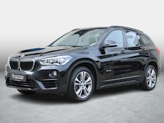 BMW X1 - sDrive18i Executive | TREKHAAK| ACHTERUITRIJCAMERA | 12 MAANDEN BOVAG GARANTIE |
