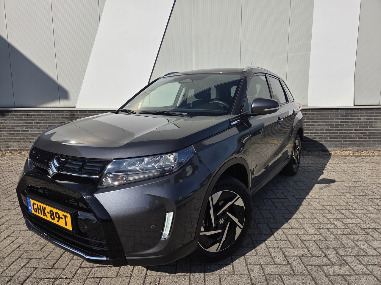 Suzuki Vitara - 1.5 Hybrid AUTOMAAT Style Apple/Android auto PANO Leder Trekhaak(1200kg) Dode hoek detecti - AutoWereld.nl