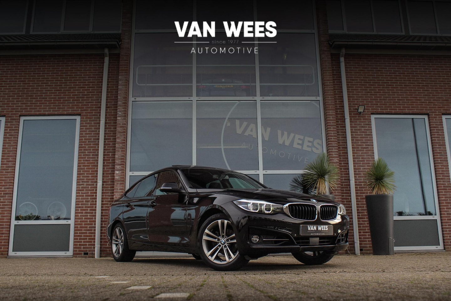 BMW 3-serie Gran Turismo - 320i Executive Edition | Sport Line | Panoramadak | Cruise control adaptief | M-sportstuur - AutoWereld.nl