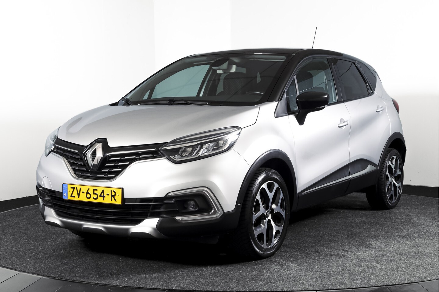 Renault Captur - 1.2 TCe 120 PK Intens - Automaat | Trekhaak | Cruise | Stoelverw. | PDC | NAV | ECC | LED - AutoWereld.nl