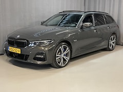 BMW 3-serie Touring - 330e xDrive M Sport High Executive 19"/Panoramadak/Adaptieve cruise/Stoelverwarming + memo