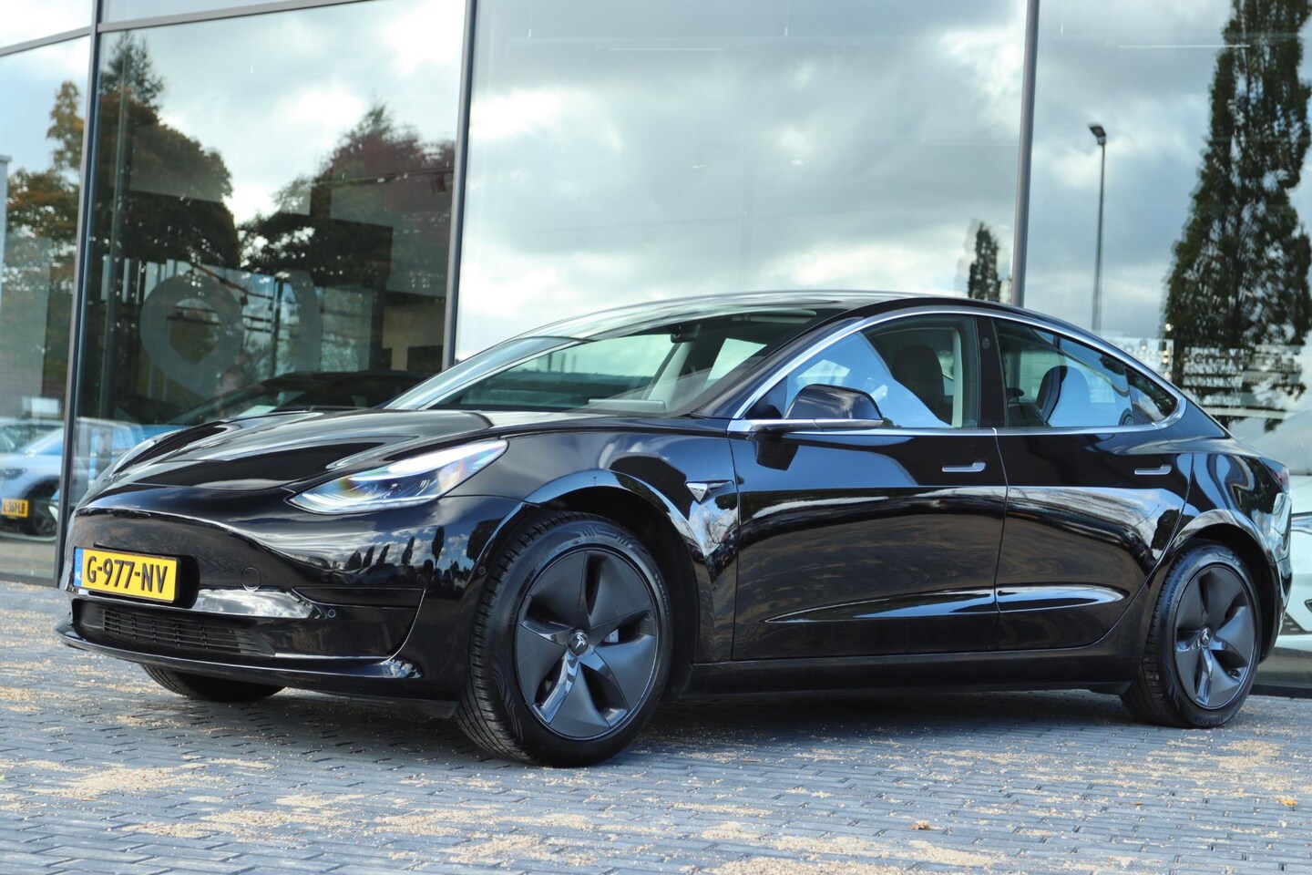 Tesla Model 3 - STANDARD RWD PLUS 60 KWH | AUTOPILOT | PANO | ORIG. NL NAP - AutoWereld.nl