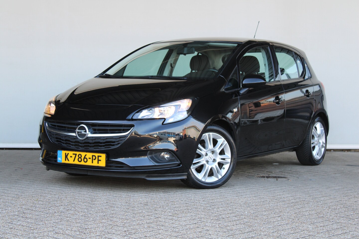 Opel Corsa - 1.4 Edition | Vol Automaat! | Cruise control | Stoel + Stuurverwarming | Elektrische ramen - AutoWereld.nl