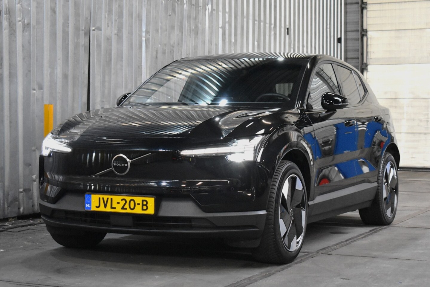 Volvo EX30 - Extended Plus 272pk/69kWh | Climate | Harman Kardon | Elektrisch stoelen | - AutoWereld.nl