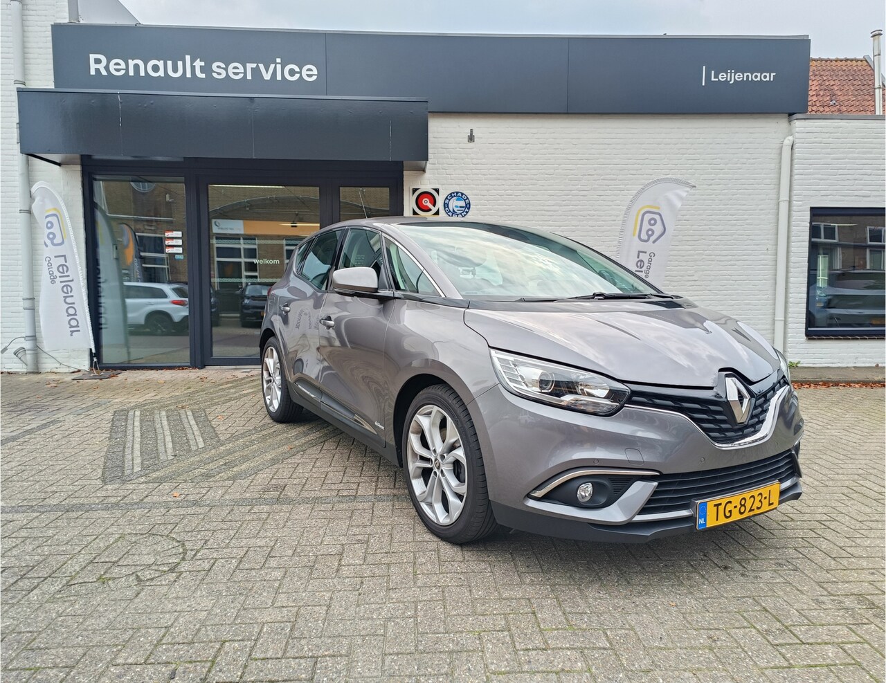 Renault Scénic - 1.3 TCe Zen | Camera | Trekhaak | Parkeersensoren voor en achter - AutoWereld.nl