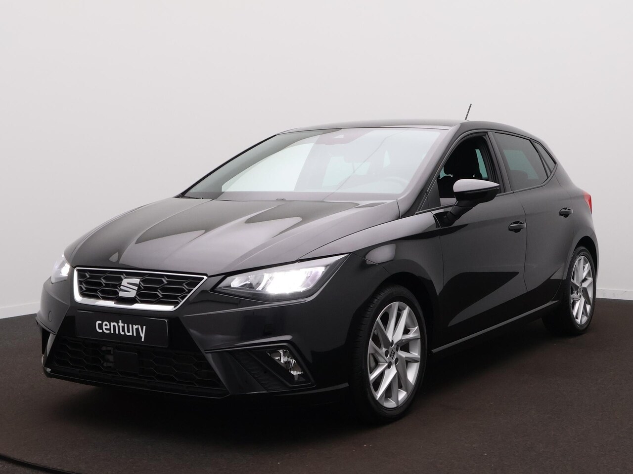 SEAT Ibiza - 1.0 EcoTSI FR / 17 Inch / Climate / Cruise / Carplay - AutoWereld.nl