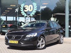 Volvo V40 - 2.0 T3 Momentum Navi / Stoelverw / Standkachel / Pdc / Elekramen / Instap klaar / Vol jaar