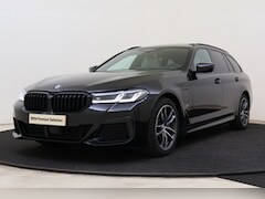 BMW 5-serie Touring - 530e M Sport Automaat / Trekhaak / Panoramadak / Comfortstoelen / Comfort Access / Laserli