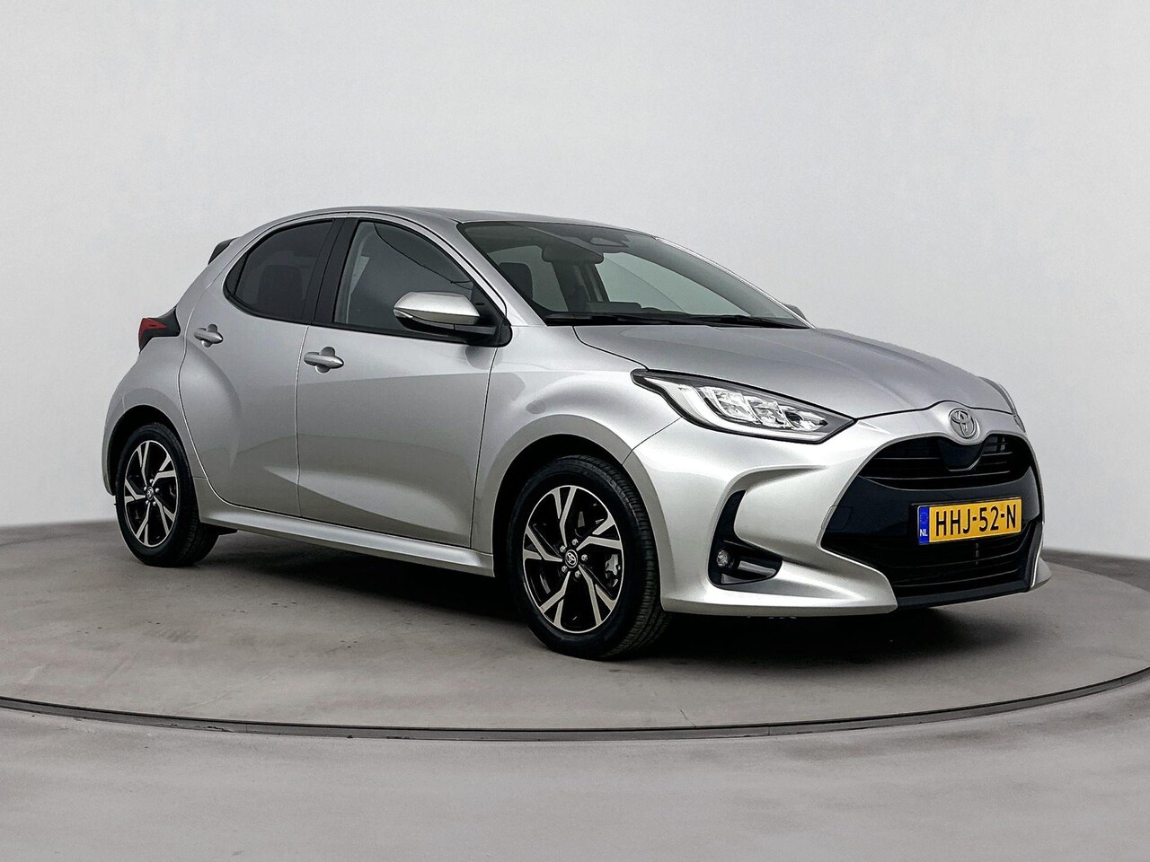 Toyota Yaris - 1.5 Hybrid 115 Dynamic | Apple Carplay / Android Auto | Keyless | Adaptive Cruise | Clima - AutoWereld.nl