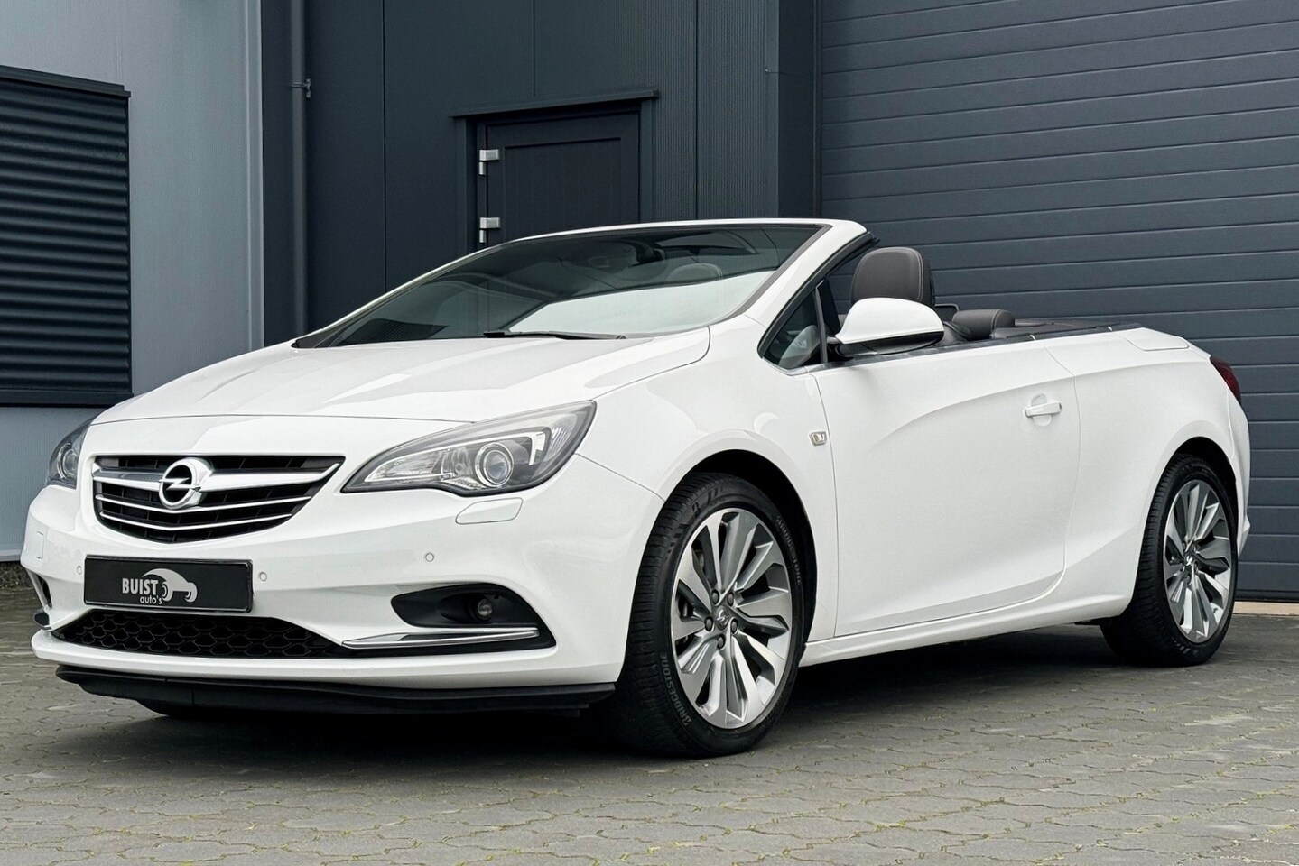 Opel Cascada - 1.6 Turbo 200pk Innovation XENON LEER 76412KM! NL-auto! 2e eig.! - AutoWereld.nl