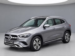Mercedes-Benz GLA-Klasse - 180 Star Edition Luxury Line | Panoramadak | Trekhaak Wegklapbaar | Memory Pakket | Achter