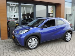 Toyota Aygo X - 1.0 VVT-i S-CVT Play AUTOMAAT 17.000km | CarPlay | Airco | Camera | Bluetooth | Cruise con