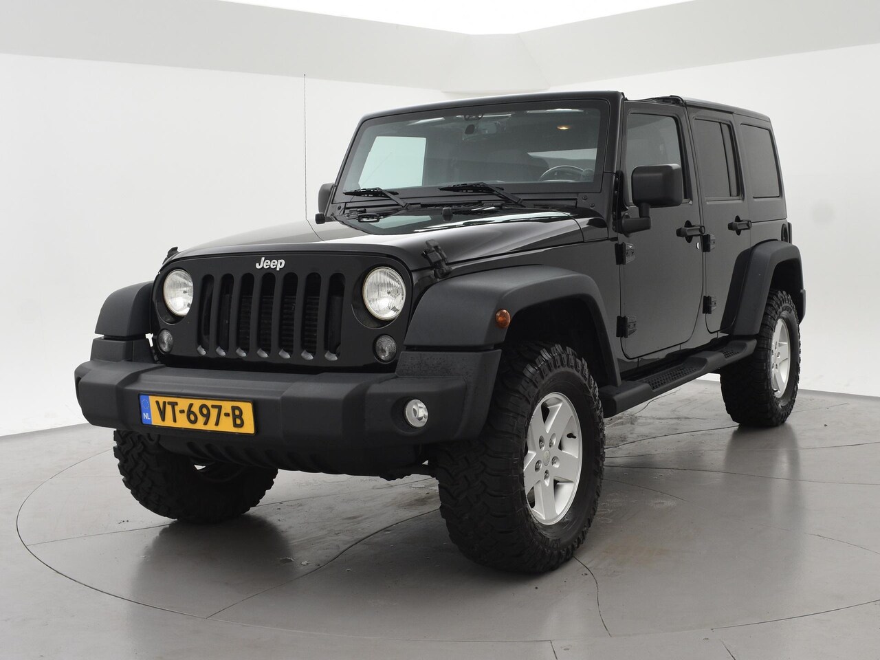 Jeep Wrangler - 2.8 CRD 200 PK SPORT AUT. 4X4 GRIJS KENTEKEN *MARGE* + TREKHAAK - AutoWereld.nl
