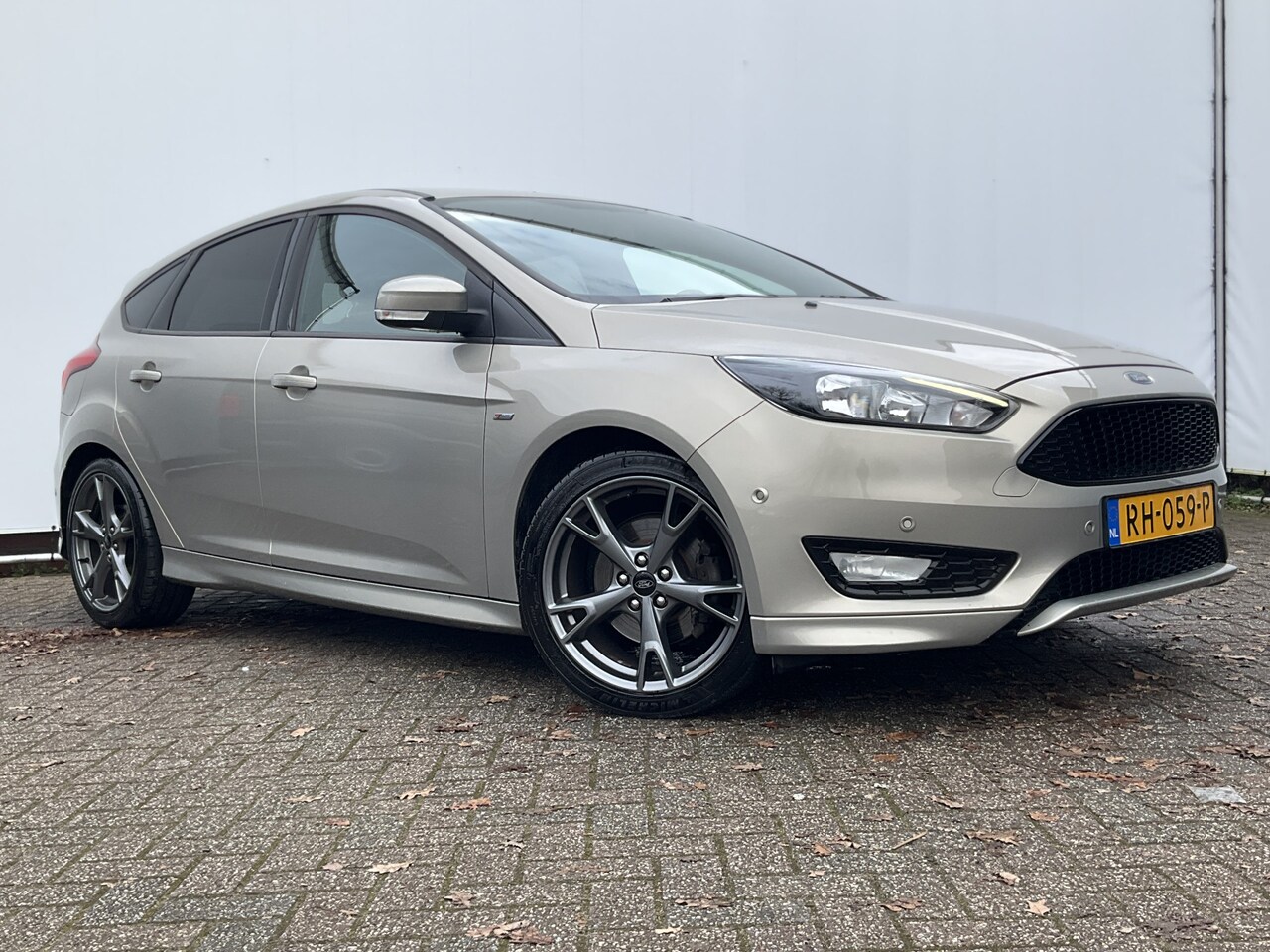 Ford Focus - 1.5 ST-Line 1e Eigenaar Nav/Cruise 18 Inch Pdc NL-Auto UITSTRALING! - AutoWereld.nl