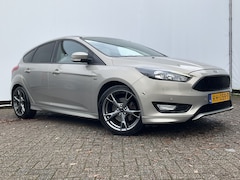 Ford Focus - 1.5 ST-Line 1e Eigenaar Nav/Cruise 18 Inch Pdc NL-Auto UITSTRALING