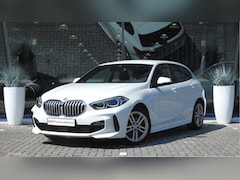 BMW 1-serie - 118i Executive M Sport Automaat / Sportstoelen / LED / Cruise Control / Multifunctioneel s