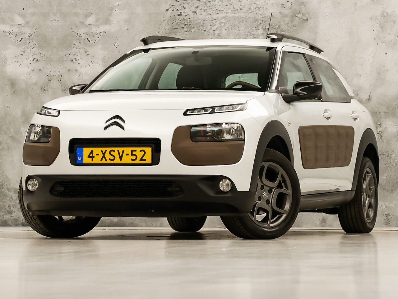 Citroën C4 Cactus - 1.2 PureTech Shine (NAP, SCHERM, CLIMATE, SPORTSTOELEN, CRUISE, NIEUWE APK, NIEUWSTAAT) - AutoWereld.nl