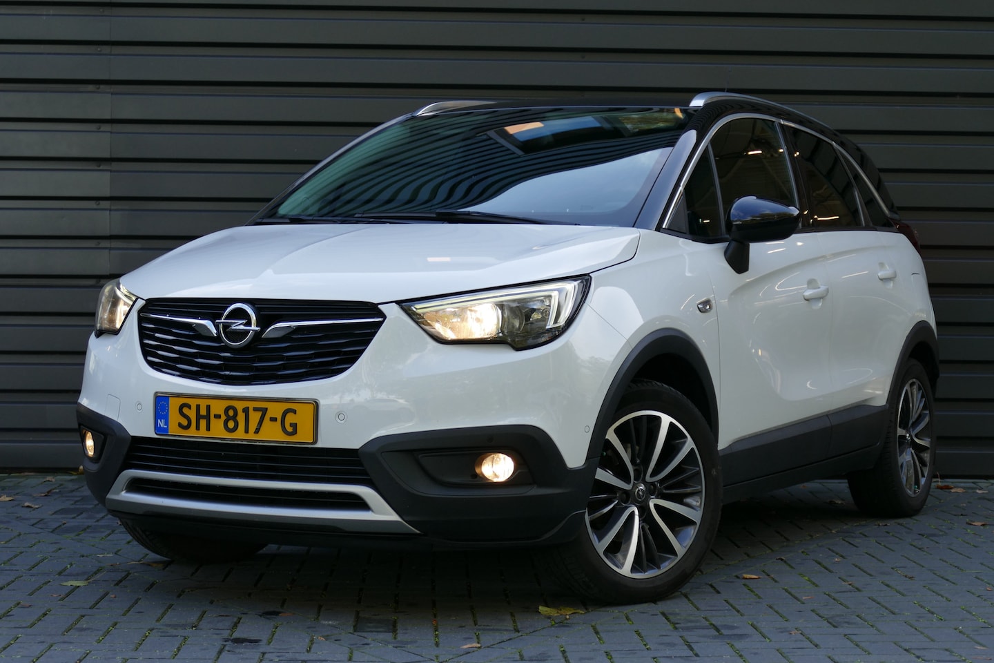 Opel Crossland X - 1.2 TURBO 110PK INNOVATION / CAMERA / AFN.TREKHAAK / 17"LMV / NAVI / CLIMA / LED / PDC / B - AutoWereld.nl