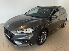 Ford Focus Wagon - 1.0 EcoBoost Hybrid ST Line Business ECC NAVI CRUISE APPLE CARPLAY TREKHAAK SPORTSTOELEN