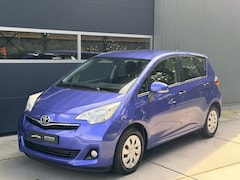 Toyota Verso S - 1.3 VVT-i 100pk H6 Comfort Plus Camera Trekhaak Airco All-Season banden