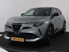 Alfa Romeo Junior - 1.2 Turbo Hybrid Ibrida Speciale Navigatie | Camera achter | Adaptieve Cruise control | St