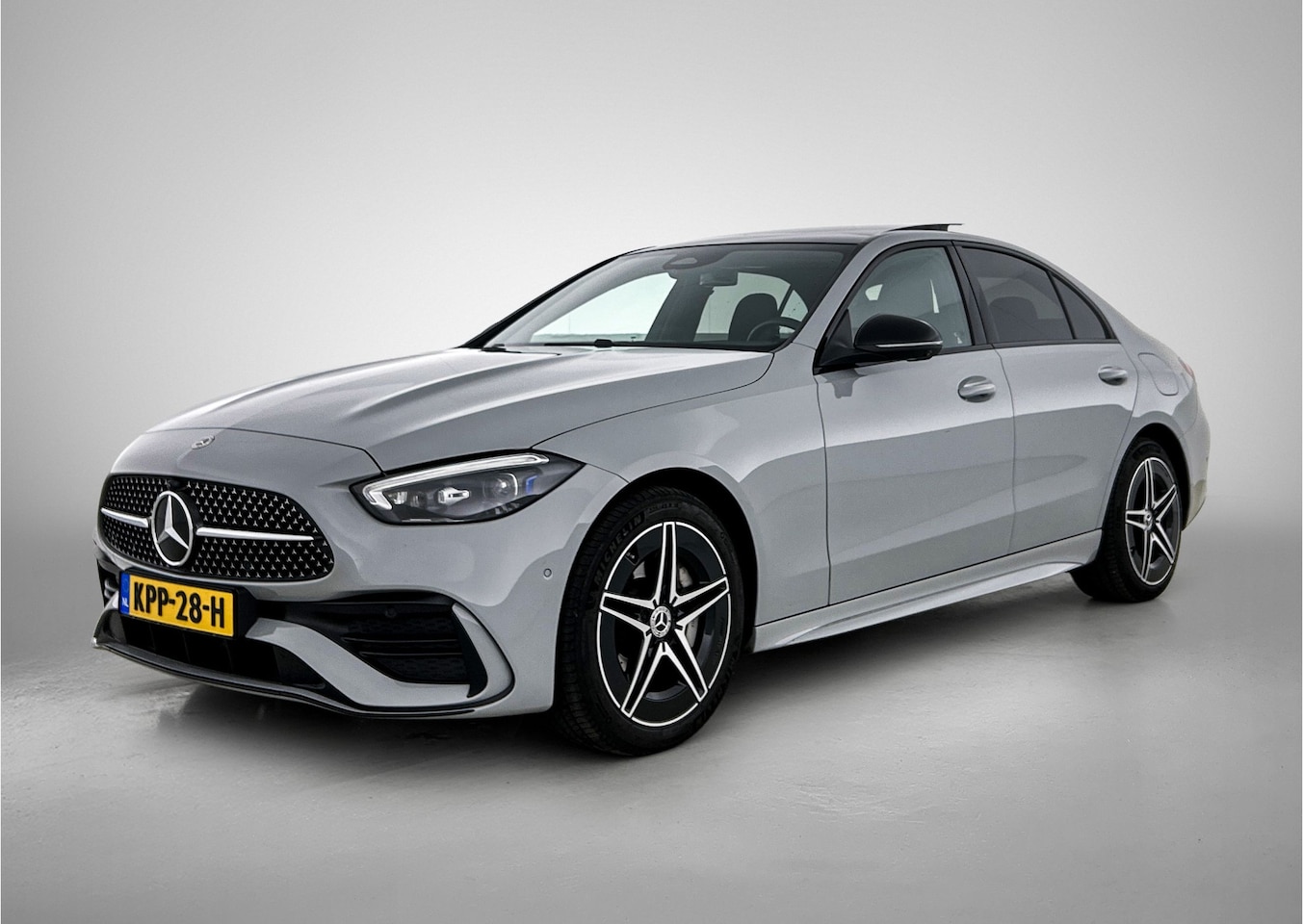 Mercedes-Benz C-klasse - 300 e Business Solution AMG AMG Line l Panoramadak l Burmester l Digital Light l Apple Car - AutoWereld.nl