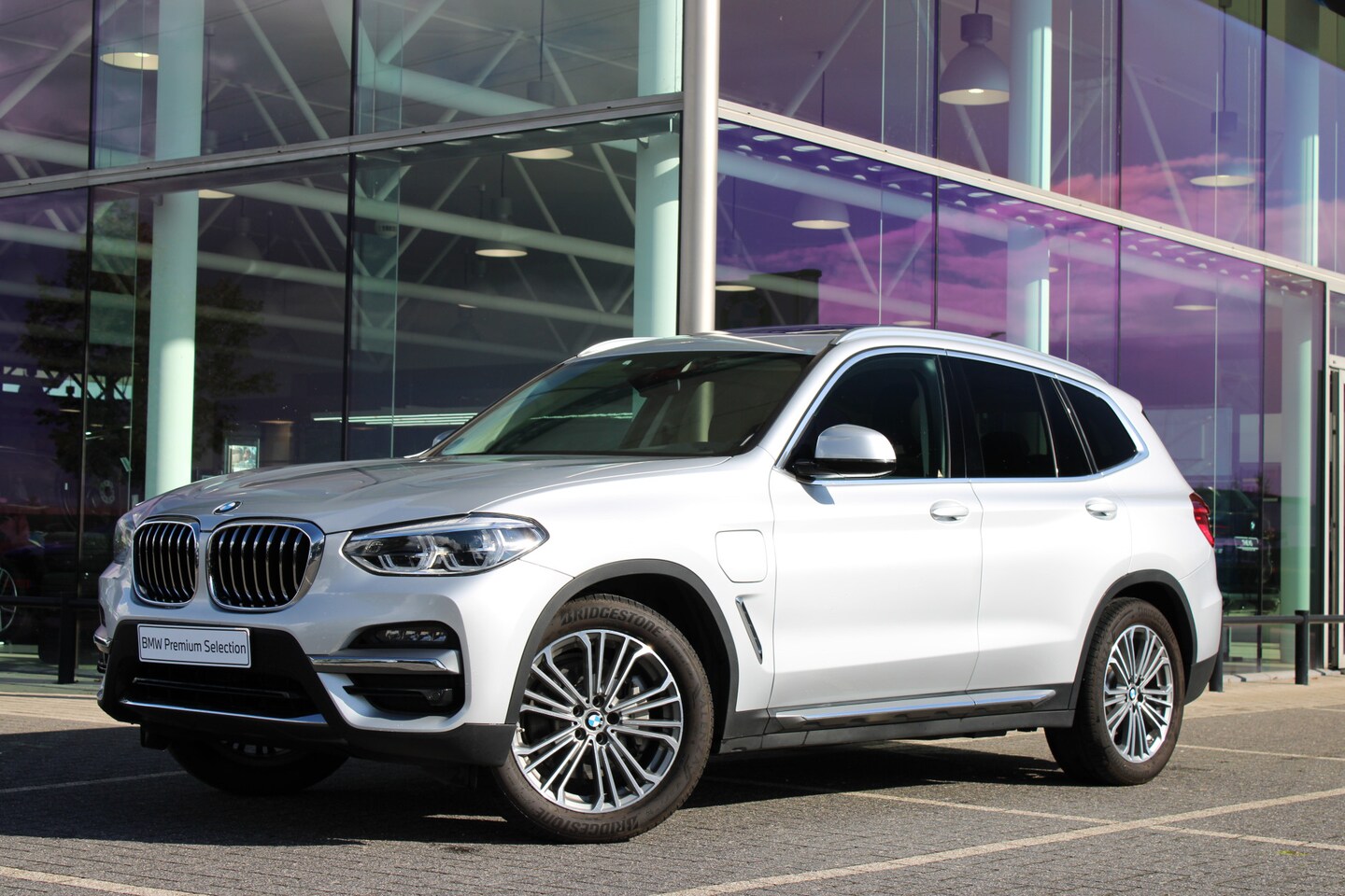 BMW X3 - xDrive30e Automaat / Trekhaak / Panoramadak / Comfort Access / Head-Up / Stoelverwarming / - AutoWereld.nl