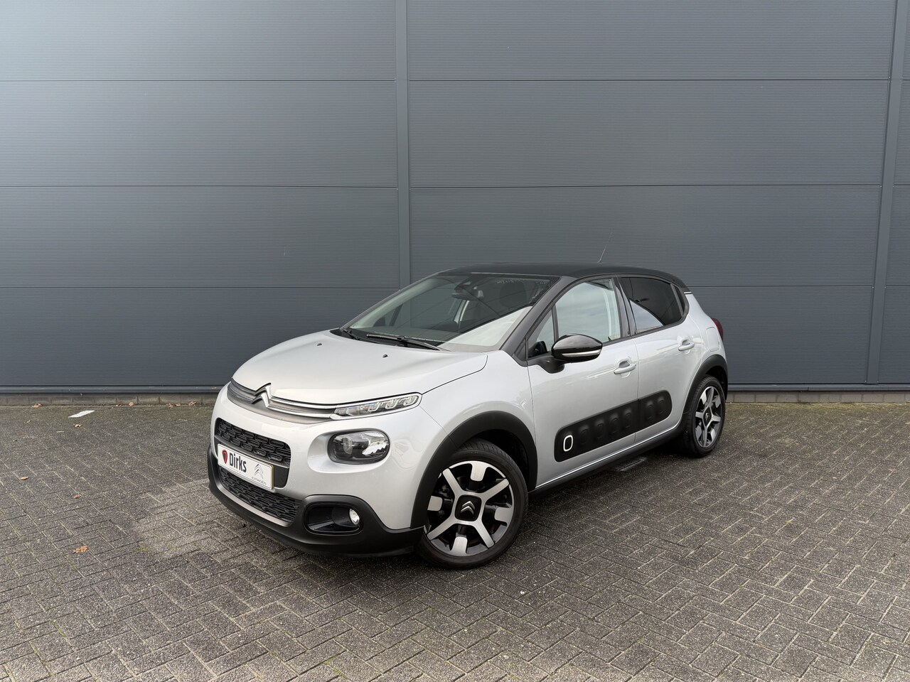 Citroën C3 - 110pk Shine (Camera - Navigatie - Automatische Airco - Apple Carplay - 17" - Parkeersensor - AutoWereld.nl