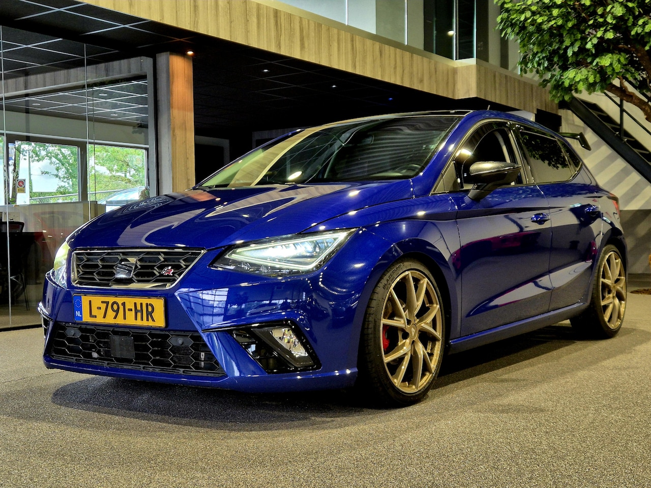 SEAT Ibiza - 1.5 TSI EVO FR Business Intense 150 pk | Panorama | Camera | Stoelverwarming - AutoWereld.nl