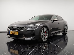 Kia Stinger - 3.3 V6 T-GDI AWD GT 370PK - Lederen bekleding - Sportstoelen - Stoel- en stuurverwarming