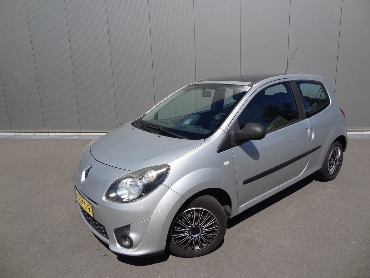 Renault Twingo - 1.2 | PANO | AIRCO | NL-AUTO - AutoWereld.nl