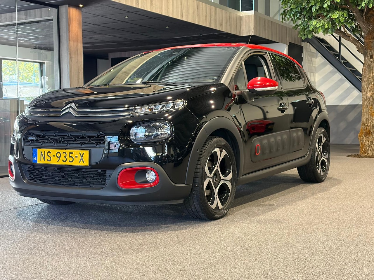 Citroën C3 - 1.2 110pk S&S Shine Carplay | Navigatie | Keyless start | Camera - AutoWereld.nl
